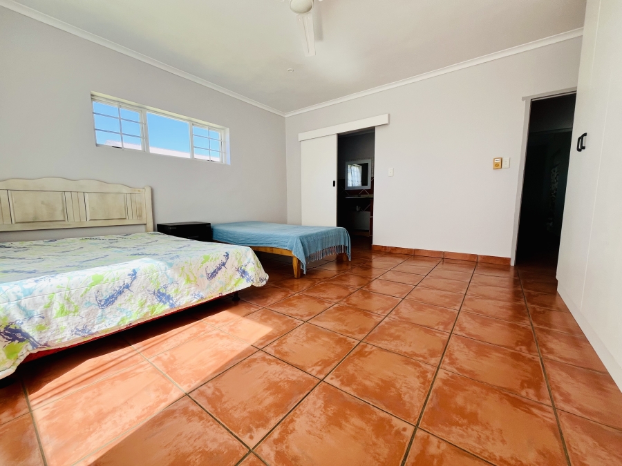 4 Bedroom Property for Sale in Sandbaai Western Cape